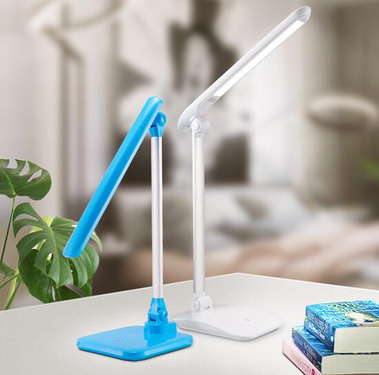 床頭臺(tái)燈的擺放有什么講究?怎么放比較好 床頭臺(tái)燈的擺放有什么講究?怎么放比較好