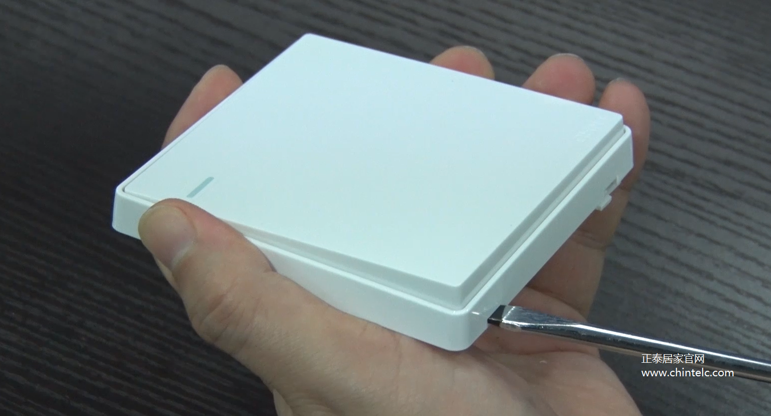 一開雙控開關怎么接線?一開雙控開關接線圖示1 一開雙控開關怎么接線?一開雙控開關接線圖示1