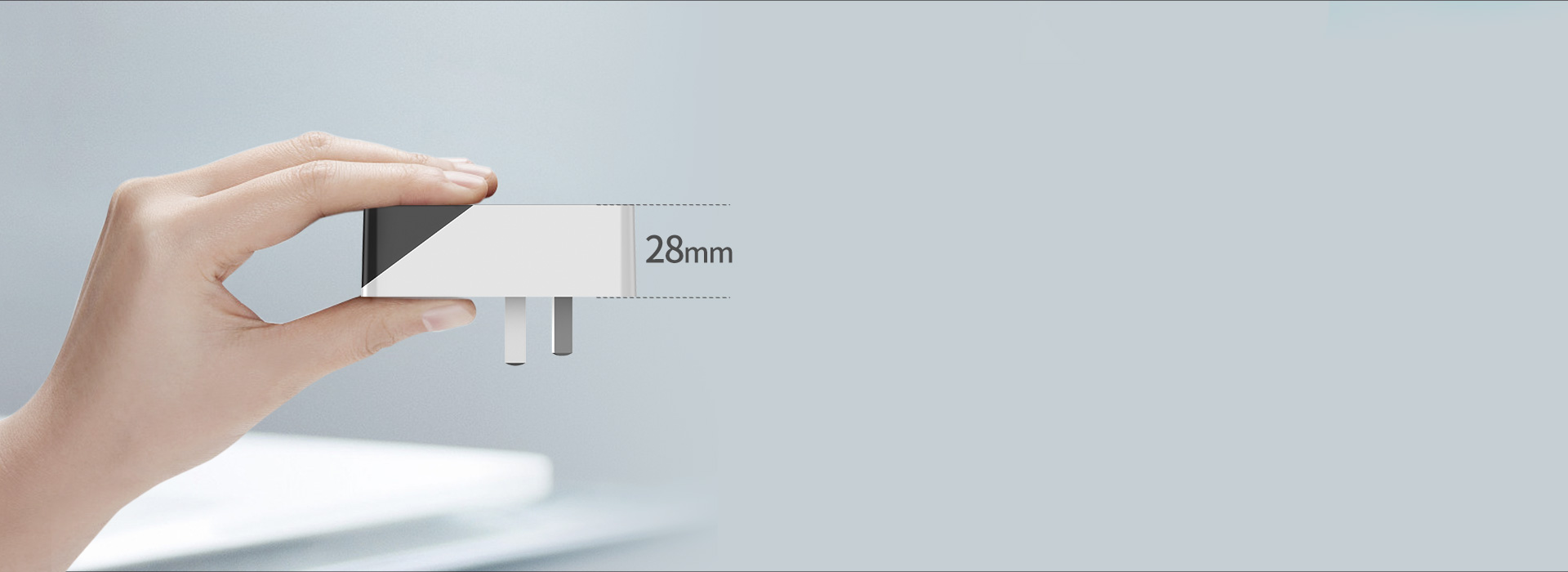 嬌小身形，纖薄不占空間 厚度僅28mm...