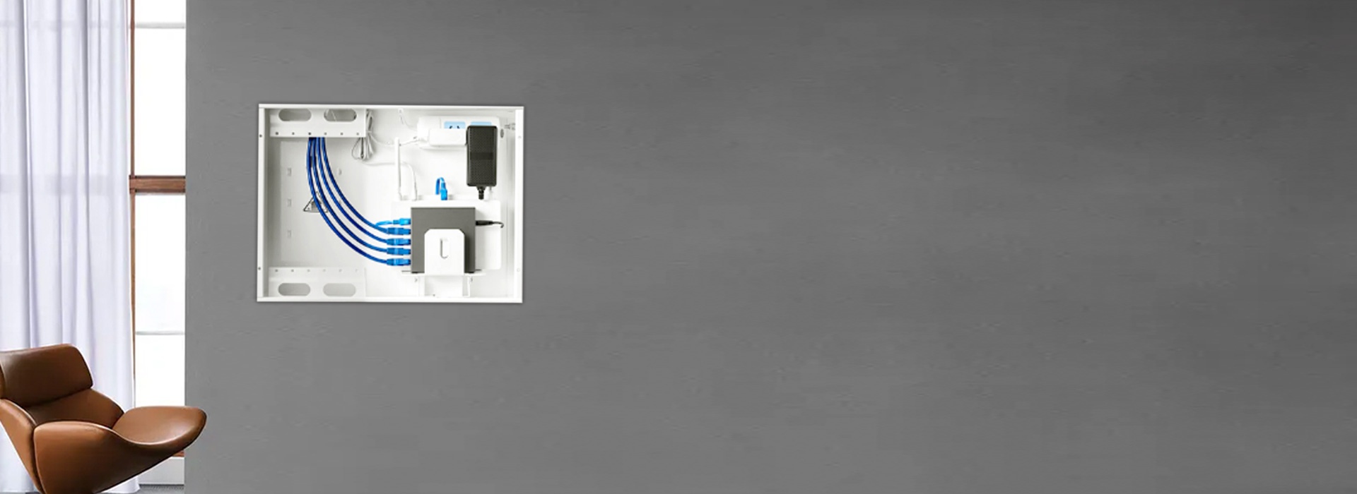 機身小巧輕薄，輕松放入信息箱 輕量設計...