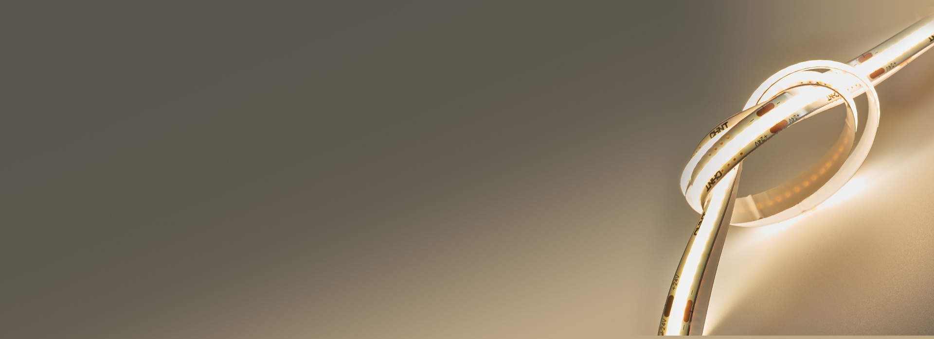 耐彎耐折更耐用 硅膠透光罩，雙層覆膜電...